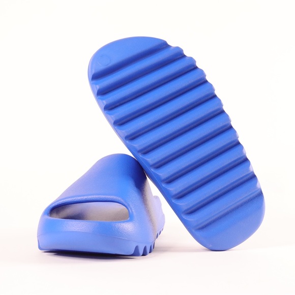 ♦️SOLD♦️YEEZY SLIDES AZURE - Picture 6 of 7